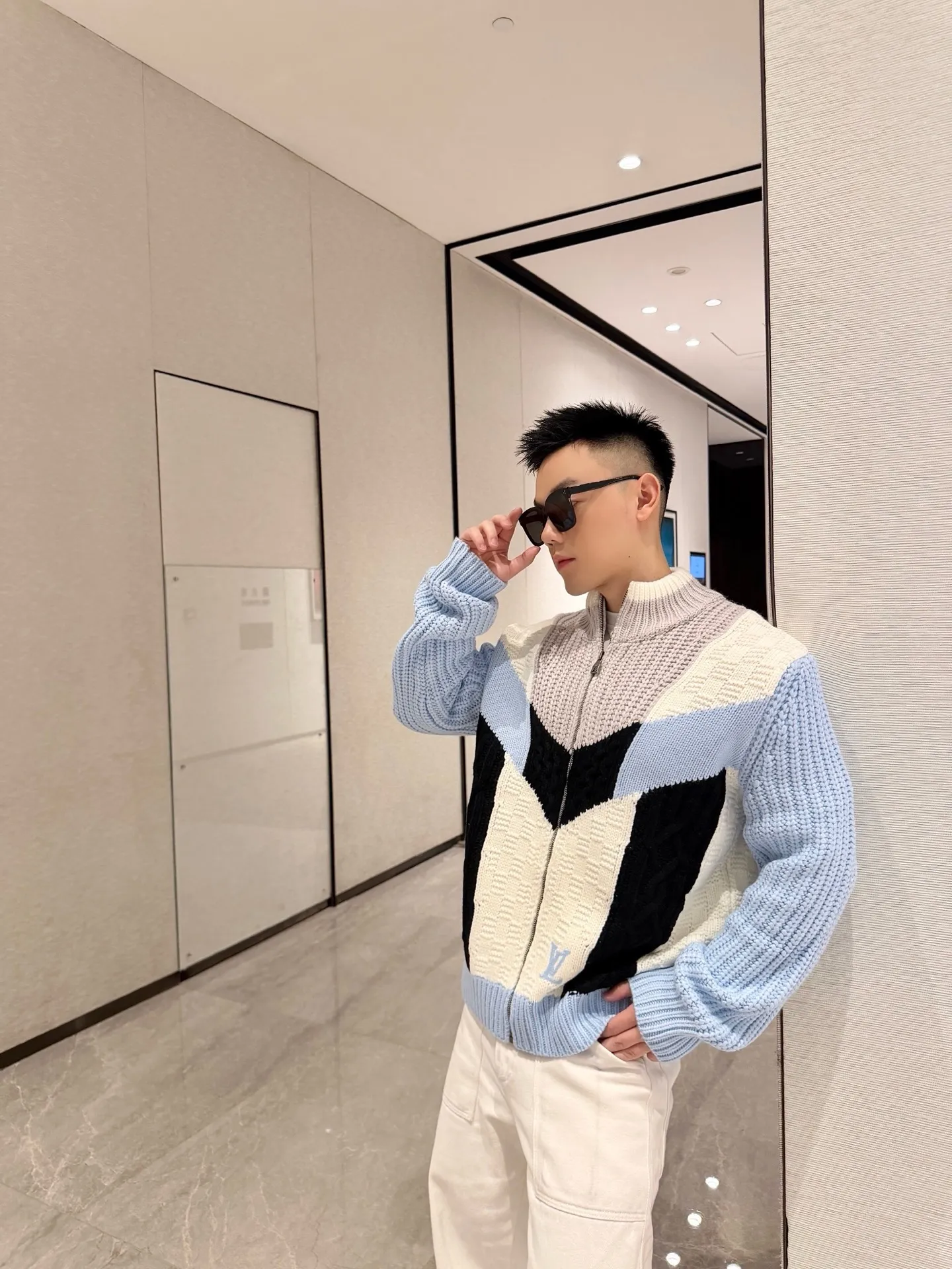 Louis Vuitton/Louis Vuitton embroidered logo contrast stitching knitted sweater jacket